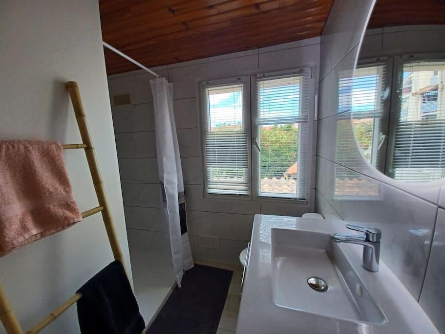Holiday home 8 Pers, 4 Ch, Jardin, Clim 200m De La