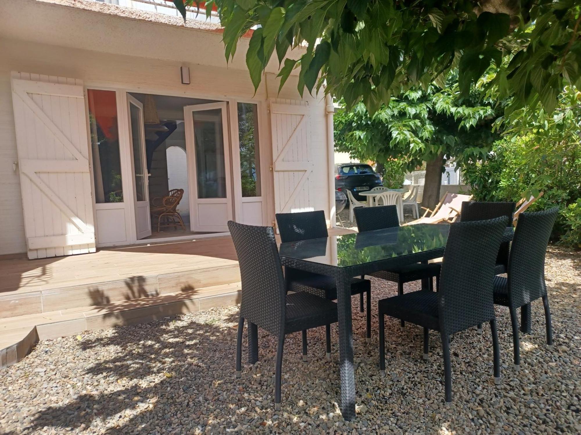 8 Pers, 4 Ch, Jardin, Clim 200m De La * Saint-Pierre-la-Mer (Aude)